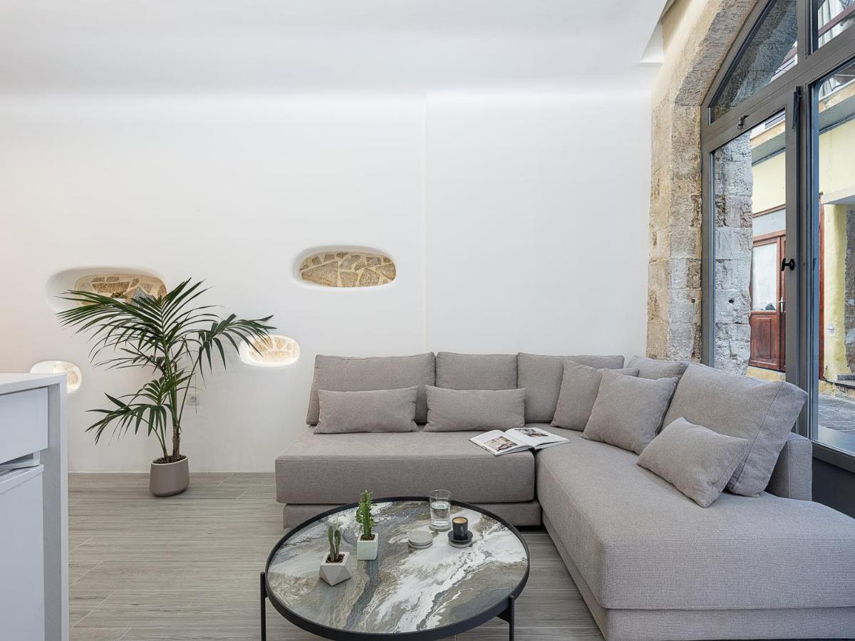 Malmáki, a street view apartment Chrissi Akti Chania Exterior foto
